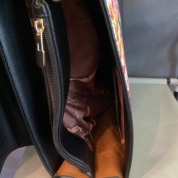 Luxury Floral Handbag - Picture 4 of 5